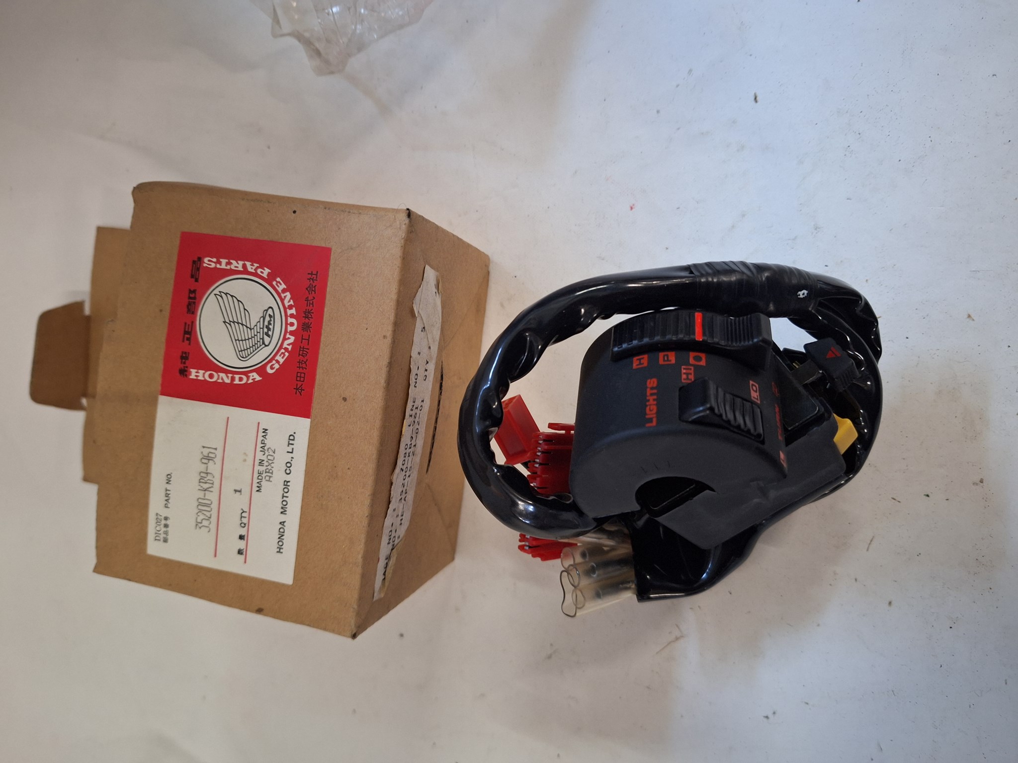 Picture of SWITCH ASSY.,WINK  35200-KB9-961
